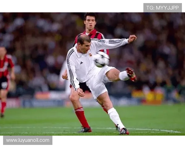 足球巨星精彩集锦：盘点那些改变历史的经典瞬间与非凡技艺