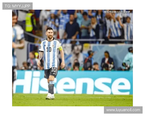 阿根廷足球明星梅西荣登世界顶级球员巅峰成就回顾